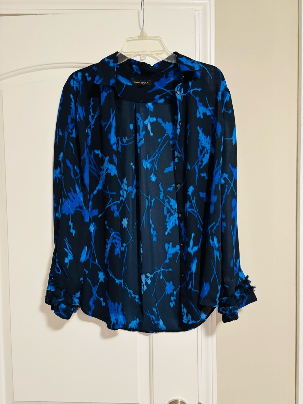 BANANA REPUBLIC, Blue Floral Button-Up Blouse, Size Medium